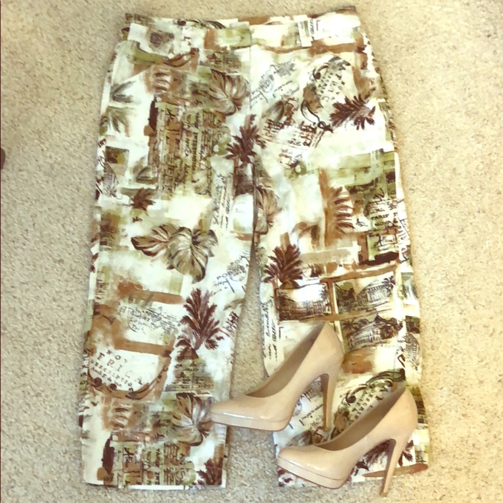 🌴Chico’s Unique  Beach Motif Capris🌴